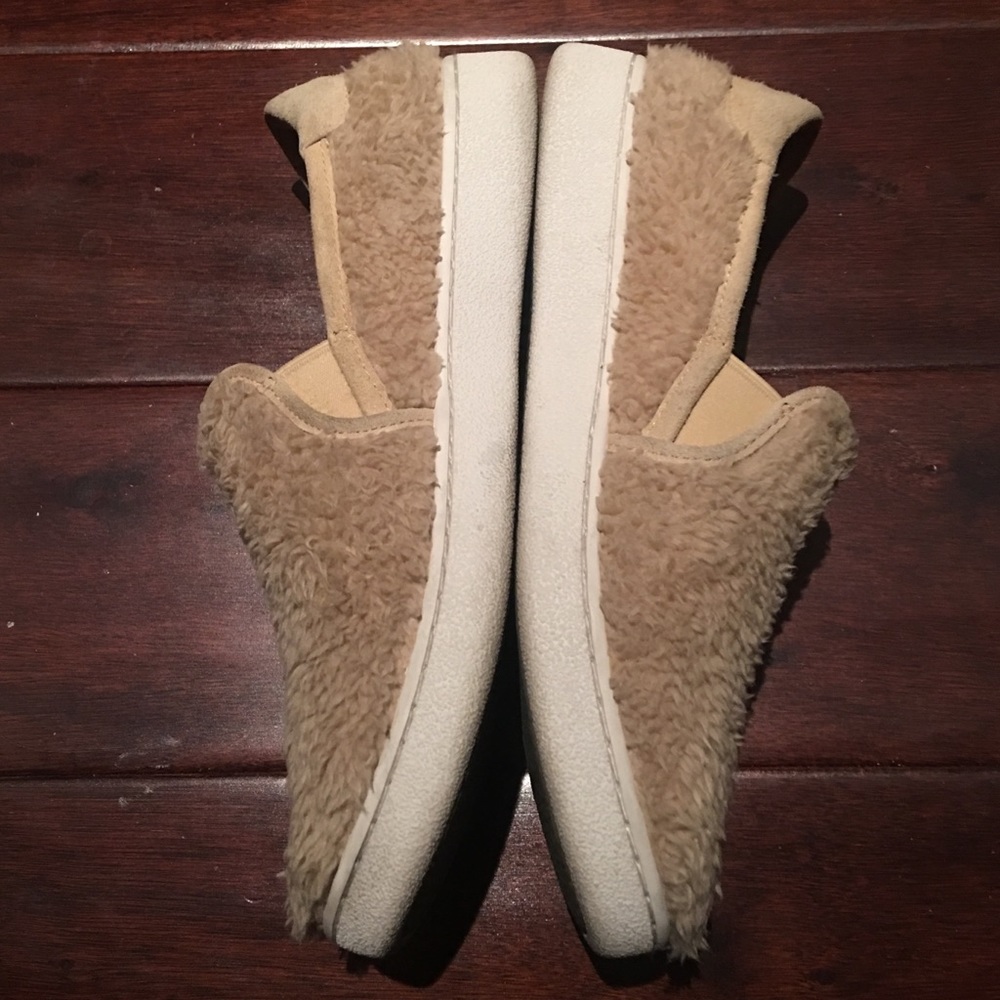 Authentic UGG faux sheepskin slip on sneakers - Picture 6 of 8